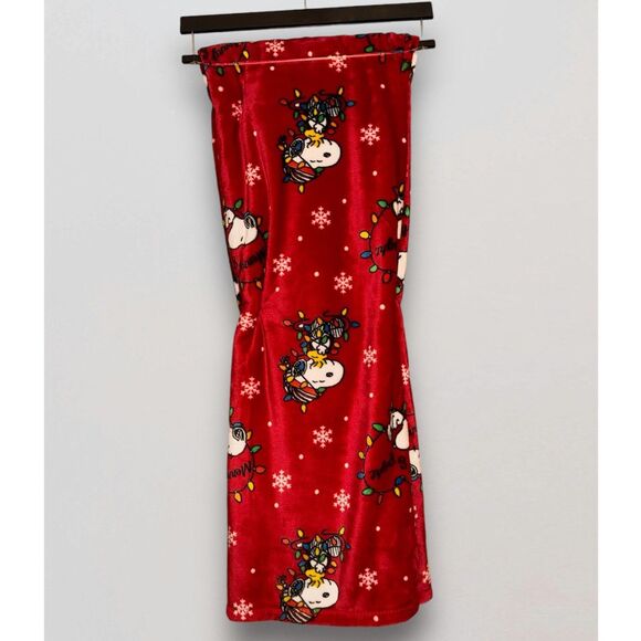 Snoopy Throw Blanket Peanuts Berkshire Christmas Lights Merry & Bright Red 60x70 - Picture 5 of 5